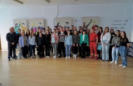 O nouă serie de voluntari pregătită să participe la misiuni, alături de pompieri - FOTO