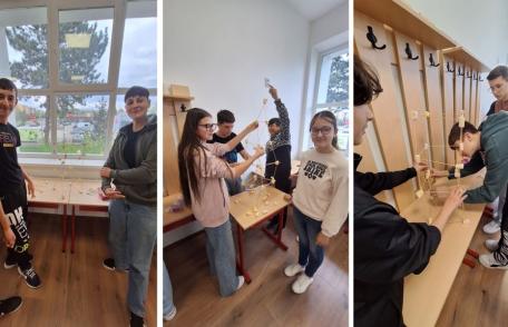 Proiectul „Călător în lumea cunoașterii” în desfășurare la Școala Gimnazială „Alexandru Ioan Cuza” din Dorohoi - FOTO