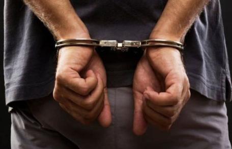 Trei ani şi jumătate de închisoare pentru conducerea unei maşini neînmatriculate și fără permis