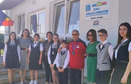 Școala Cornerstone „Rădăcinile educației sunt amare, dar fructul este dulce.” Aristotel