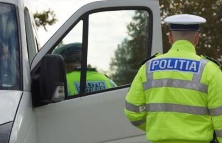 Transportatori de mărfuri și persoane verificați de polițiști