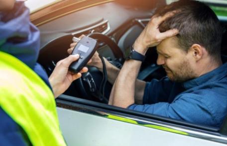 Șofer cu o alcoolemie uriașă, scos din trafic de polițiști