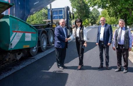 Covor asfaltic nou pe drumul județean Vorona – Joldești - FOTO