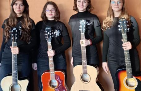 Rezultate deosebite obținute de elevii cercului Muzică folk-muzică ușoară de la Clubul Copiilor Dorohoi - FOTO