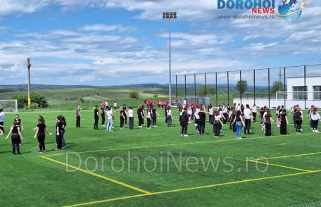 Nostalgia anilor de aur și energia viitoarelor legende s-au întâlnit la noua bază sportivă a Dorohoiului - FOTO