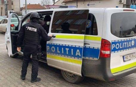 Două persoane au fost reținute de polițiști pentru tulburarea ordinii și liniștii publice	