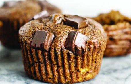 Brioșe cu iaurt și ciocolată