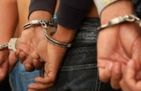 Patru persoane reținute după ce au bătut un tânăr de 21 de ani pe o stradă din Botoșani