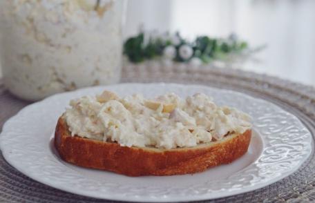 Salată de țelină cu piept de pui 