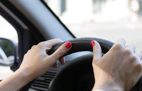 Șoferiță sancționată cu dosar penal! A depășit limita legală și avea permisul suspendat