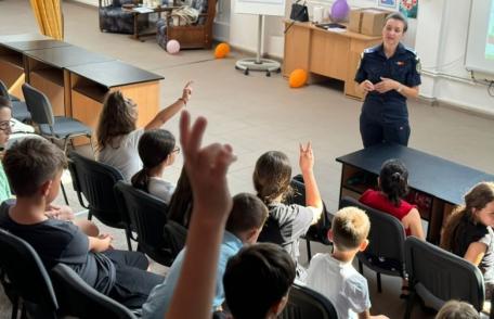 Zile de vară alături de polițiști la Școala de vară organizată de Liceul cu Program Sportiv Botoșani