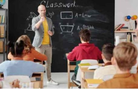 Mulți elevi și părinți sunt revoltați de decizia Ministerului Educației. Când începe ȘCOALA, în septembrie 2024
