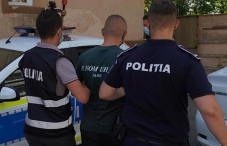 Două persoane reținute de polițiști. Nu au păstrat distanța față de soții și au fost arestați