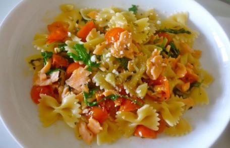Paste cu somon afumat și rucola