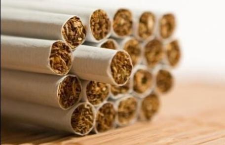 Îmbrăcaţi cu ţigarete de contrabandă la intrarea în ţară