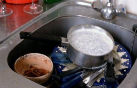 Chiuveta din bucătărie poate fi mai murdară decât vasul toaletei