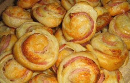 Spirale cu șuncă și parmezan