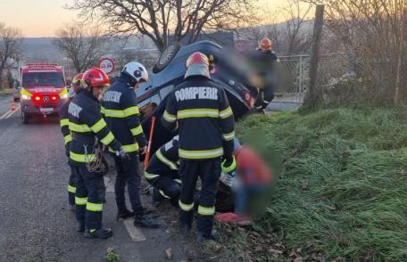 Tânăr ajuns la spital după ce s-a răsturnat cu mașina la Răchiți