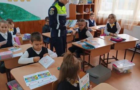 Poliţiştii de prevenire lansează a X-a ediţie a programului „Școala siguranţei Tedi”