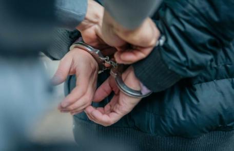 Bărbat din Corlăteni reținut după ce a intrat și furat mai multe bunuri dintr-o locuință