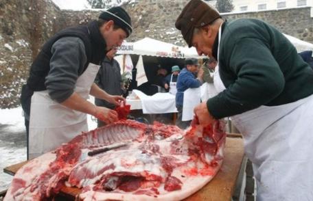 Atenţie la carnea cumpărată de sărbători. Inspectorii DSVSA Botoșani au intensificat controalele. Unde poate fi testată carnea