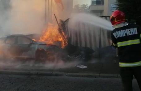Șoferul mașinii care a luat foc pe o stradă din Dorohoi, era beat
