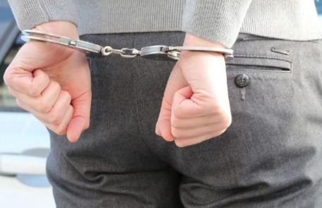 Șofer în vârstă de 24 de ani arestat după ce a lovit un pieton apoi și-a continuat deplasarea. Testele au arătat o alcoolemie de 2,45 mg/l