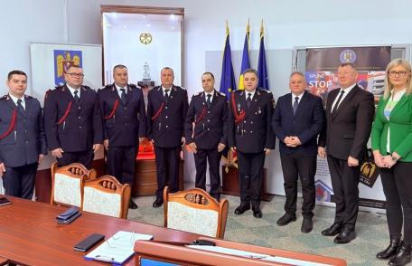 Pompieri botoșăneni avansați în grad de Ziua Protecției Civile din România - FOTO