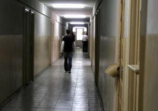 A vrut să se sinucidă din cauza unor colegi agresivi VIDEO