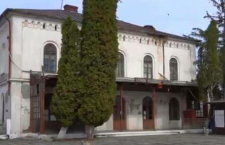 Gara Leorda pe lista de demolări a CFR. Apel disperat al ONG-urilor pentru salvarea ei