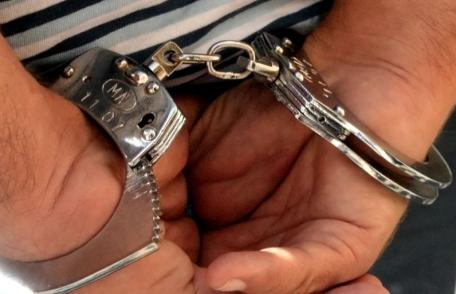 Bărbat reținut de polițiști după ce a ucis doi câini