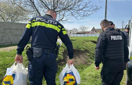 Polițiștii botoșăneni, mesageri ai bucuriei de Paște pentru copiii din Flămânzi