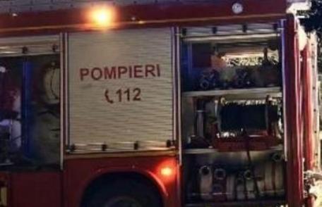 Acoperișul unei case din Dragalina a fost cuprins de flăcări noaptea trecută