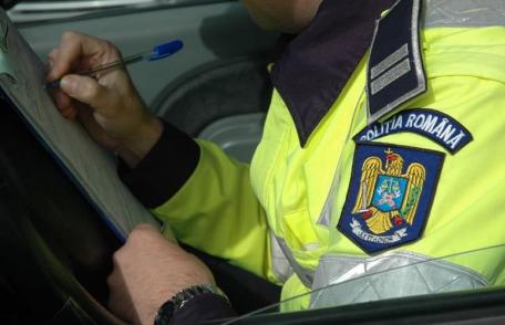 Peste 50 de permise de conducere și certificate de înmatriculare reținute de polițiști în weekendul care a trecut