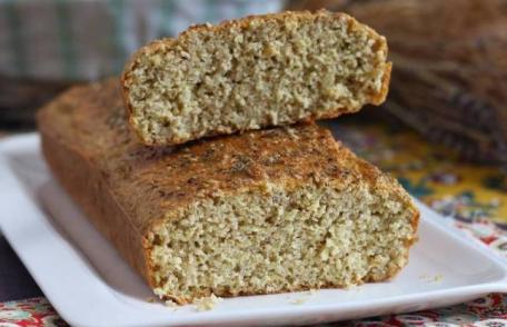 Pâine fără gluten din fulgi de ovăz, iaurt și ouă