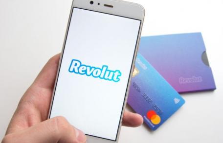 Clienții Revolut pot rămâne fără bani pe card. Nu răspundeți la apel! Fraudă greu de depistat