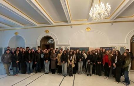 Colegiul Național „Grigore Ghica” Dorohoi: participare la Conferința Antidrog „Educația – Element Esențial în Prevenția Consumului de Droguri - FOTO