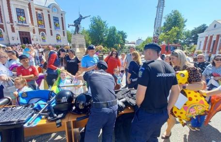Cei mici s-au întâlnit cu jandarmii, în cadrul activităților organizate la Dorohoi