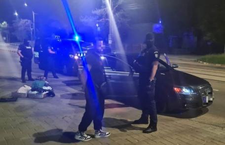 Jandarmii au găsit în portbagajul unui botoșănean un pistol cu aer comprimat și 90 de cartușe