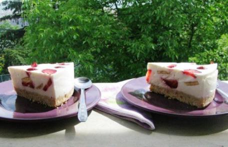 Tort de vară cu mascarpone și iaurt