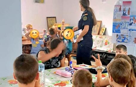 Polițiștii de siguranță școlară dau startul campaniei „Dorințe îndeplinite la vârste potrivite”