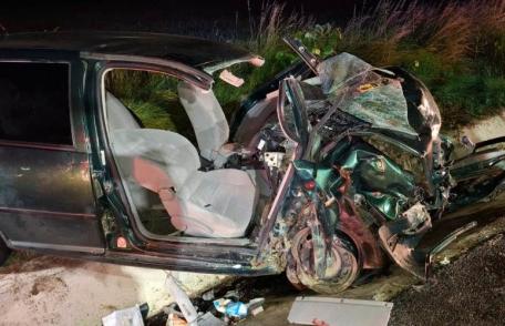 Accident tragic cu o ambulanță, lângă Botoșani. Doi tineri au murit, iar alte patru persoane au fost rănite