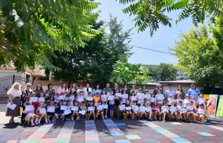 „Siguranța nu intră în vacanță” -  lecții de siguranță susținute de pompieri în cadrul „Grădiniței de vară în domeniul situațiilor de urgență”, la Gră