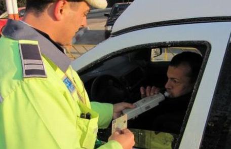 A paralizat etilotestul. Șofer depistat cu o alcoolemie de 1,69 mg/l alcool pur în aerul expirat. Conducătorul auto a fost reținut de polițiști