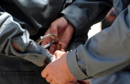 Botoșănean reținut pentru lovire sau alte violențe și tulburarea ordinii și liniștii publice