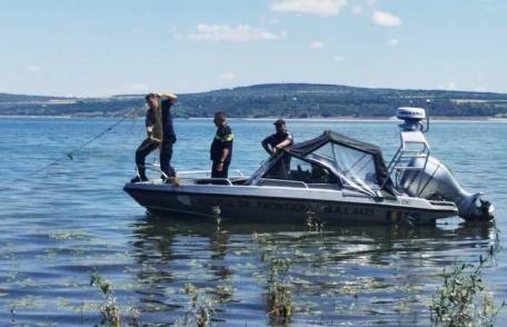 Acțiune comună a polițiștilor de la transporturi și frontieră pe lacul de acumulare Stânca-Costești și pe râul Prut