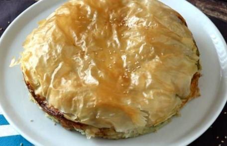 Plăcintă grecească cu spanac și feta