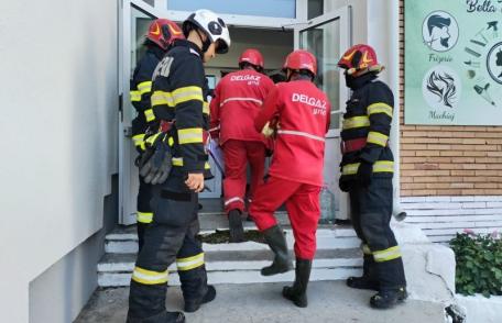 Panică într-un bloc din Dorohoi! O femeie a chemat de urgență pompierii