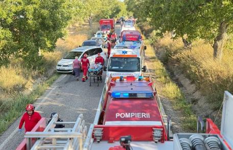 Accident Românești: Trei persoane decedate, una preluată în stare gravă de elicopterul SMURD și 14 ajunse la UPU Botoșani