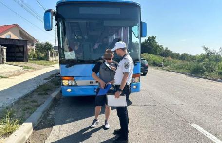 Acțiune pentru verificarea mijloacelor de transport elevi, desfășurată de polițiștii botoșăneni - FOTO